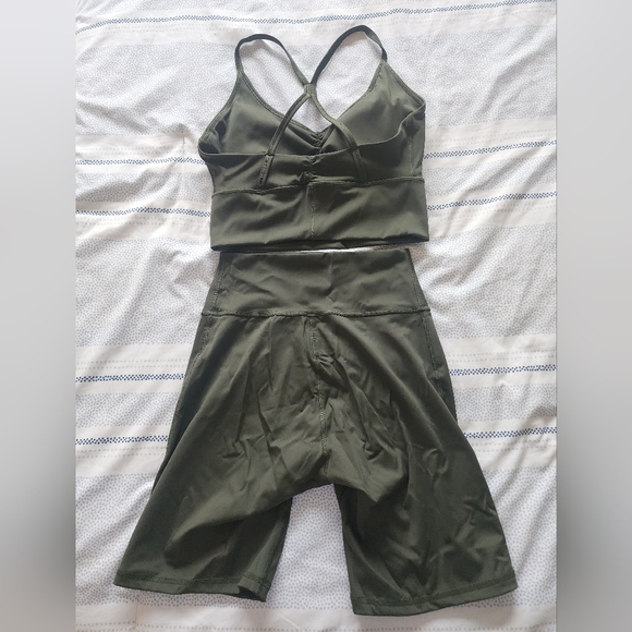 Gymshark Workout Set - Picture 4 of 5